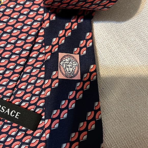 Versace Ties - Picture 6 of 7